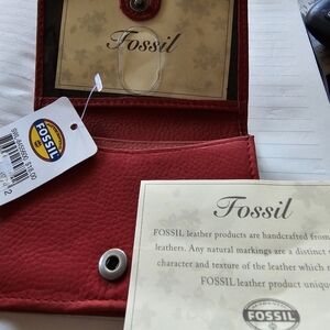 Fossil Womens Pebble Leather Red Small Wallet Coin Purse Bi-Fold